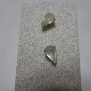 EARRINGS  KNOTTY DROP WHITE GLASS GOLD YELLOW